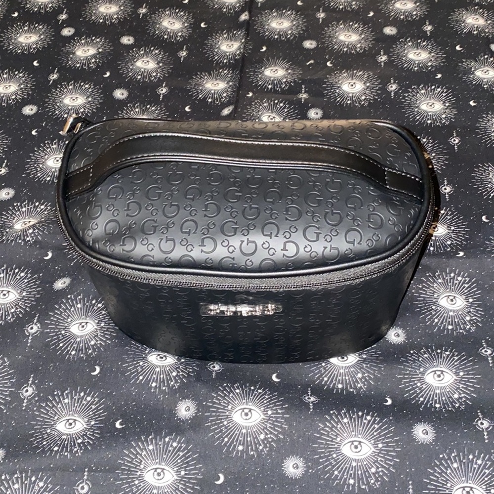 Guess Travel Bag - Picture 4 of 10